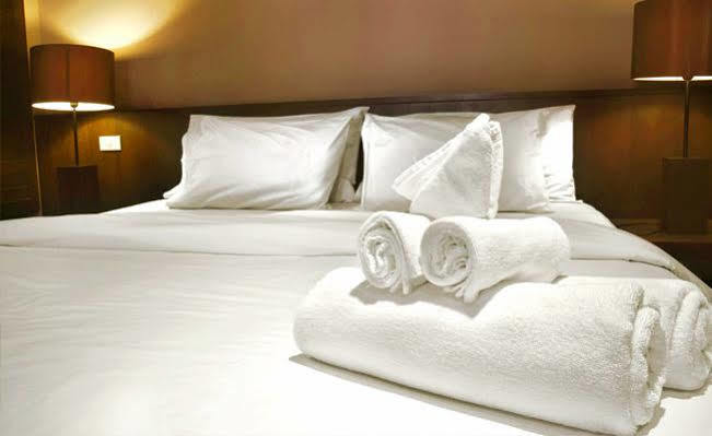 Elmhurst Hotel Reading Buitenkant foto